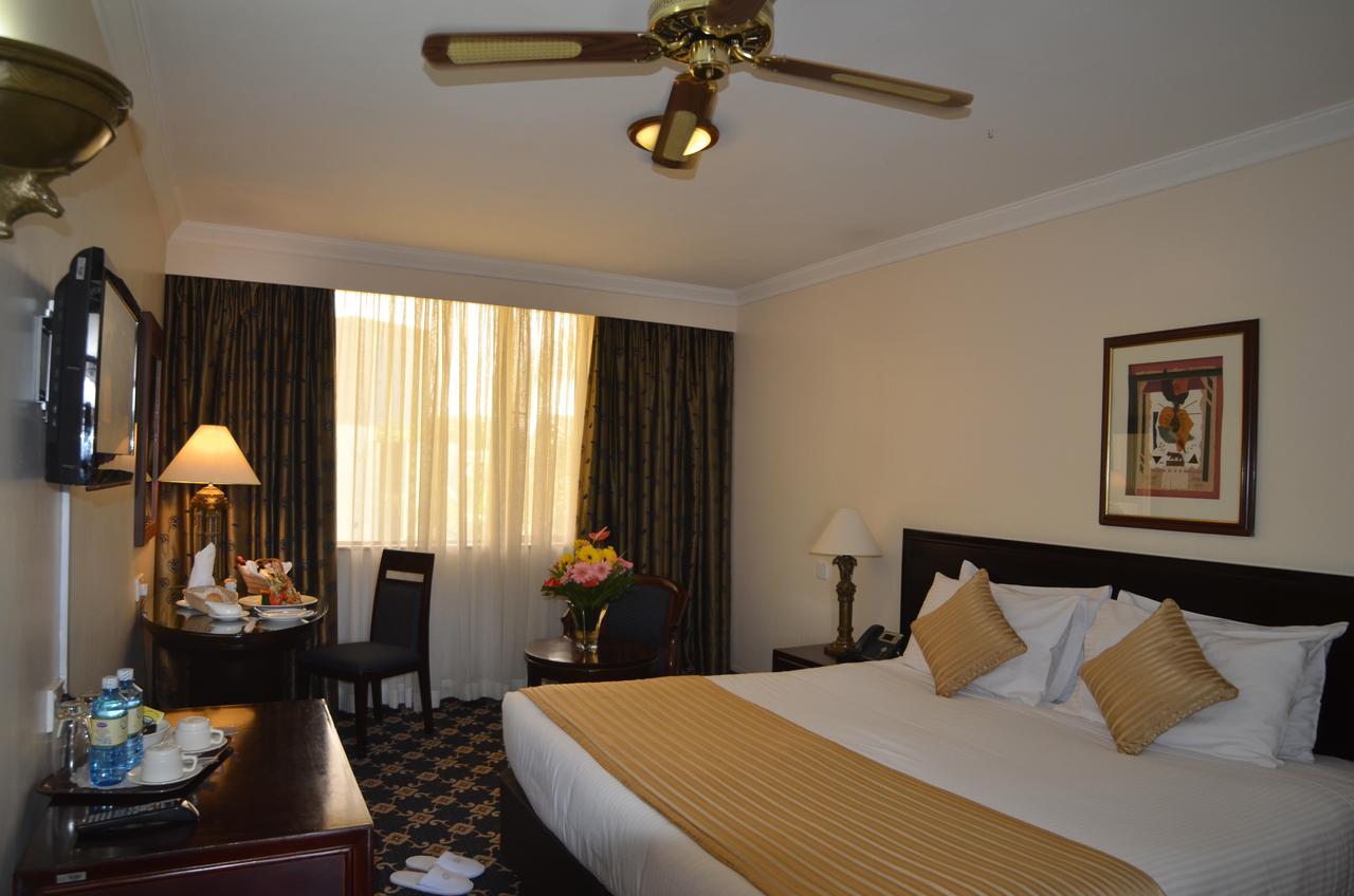 Jacaranda Hotel Nairobi Esterno foto